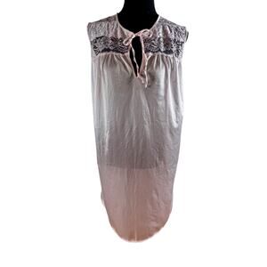 Vintage Stardust Pink Nylon Lace Floral Embroidered Nightgown Sz M Romantic USA